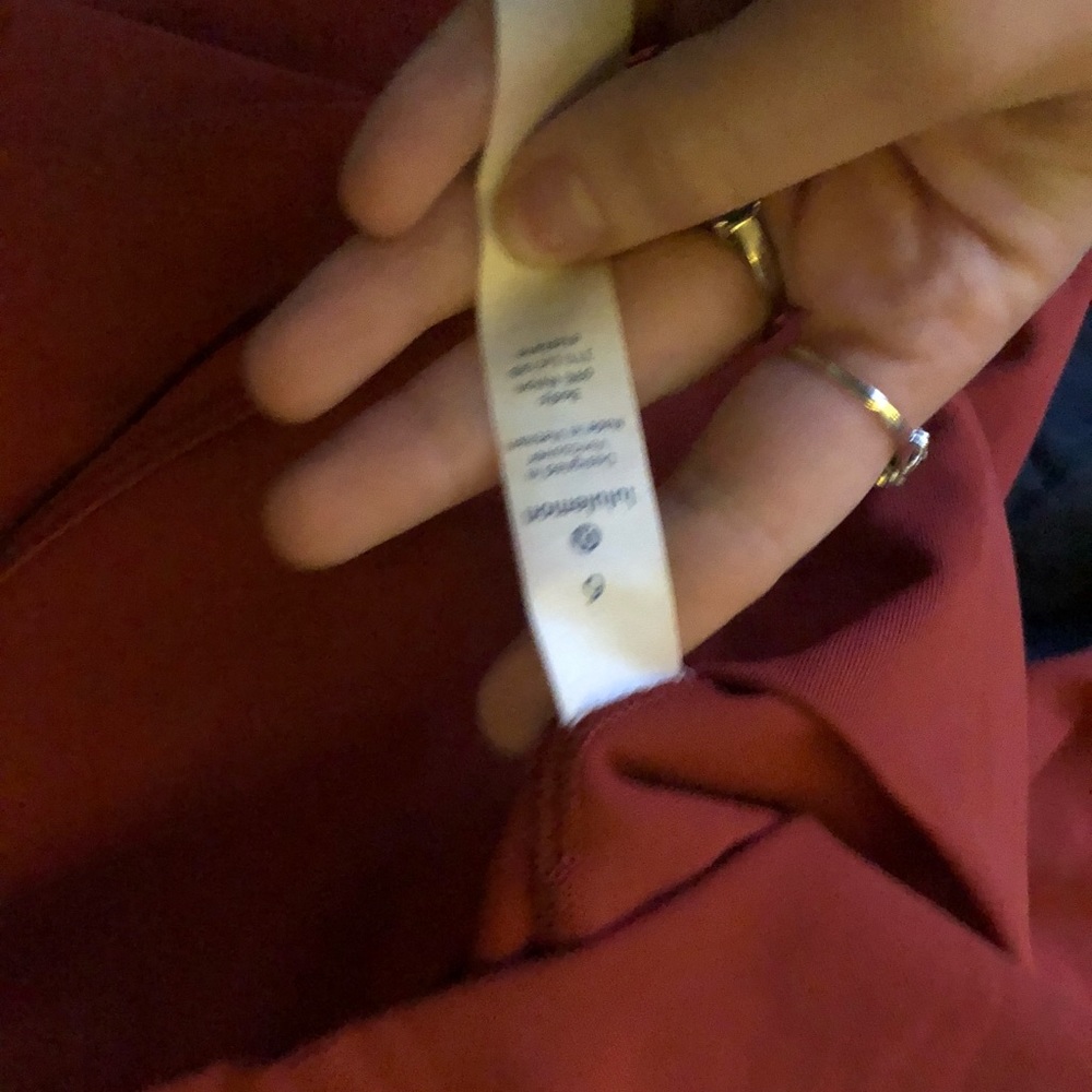 Lululemon leggings in color R8 - Picture 3 of 3
